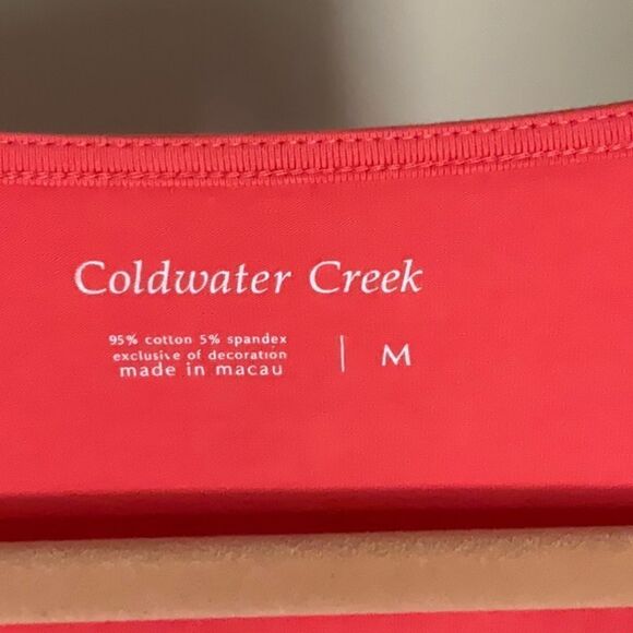 Crossover Lace Wrap Top - Picture 2 of 4